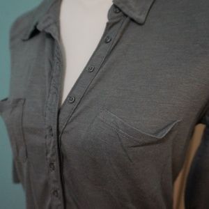 Hollister M grey button down collar shirt